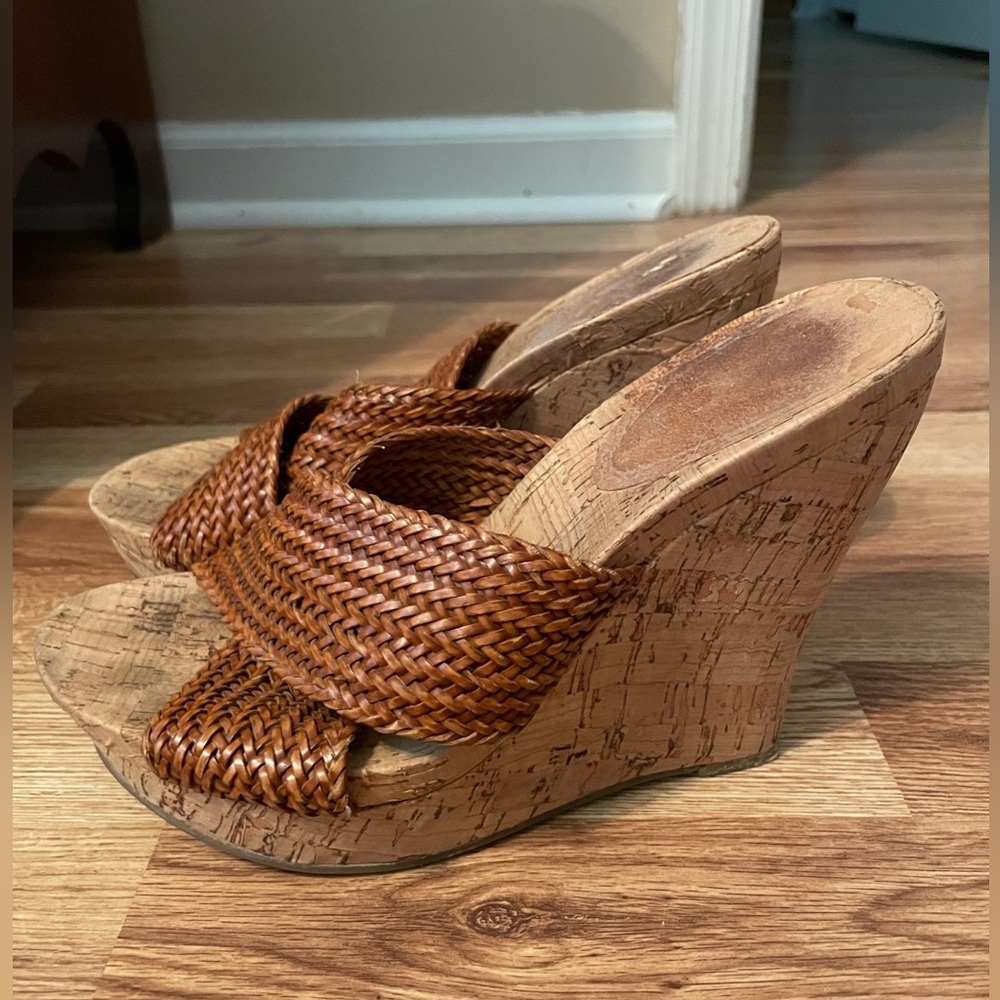 Jessica Simpson woven criss cross wedge size 6